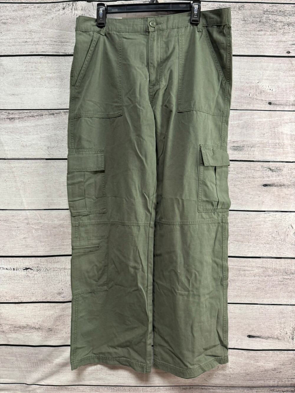 NWT Ladies Aero Utility Cargo Pants - Large